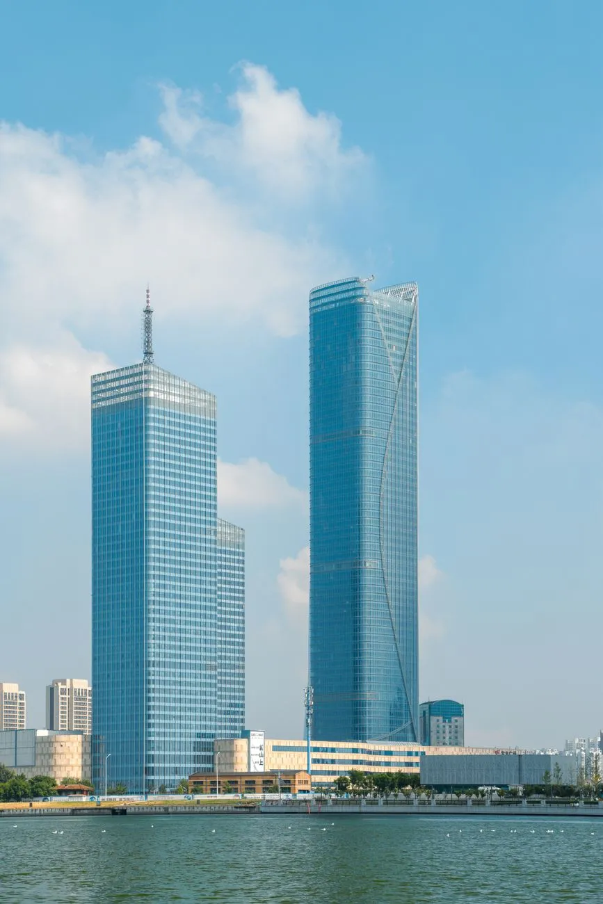 2025年市场拓展竞争策略调整指南：从定位到增长的实战路径