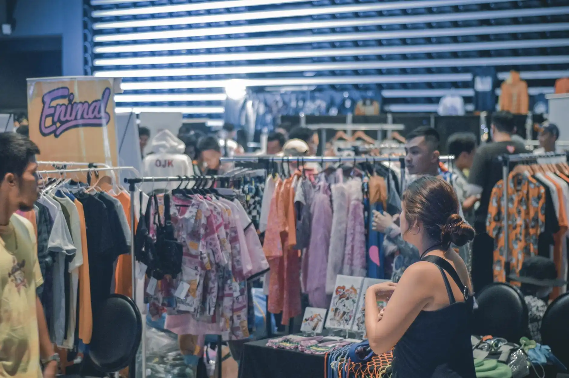 基于行业洞察的品牌定位与市场进攻方案设计要点